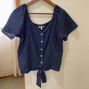 Semi-off-the-shoulder top with tie